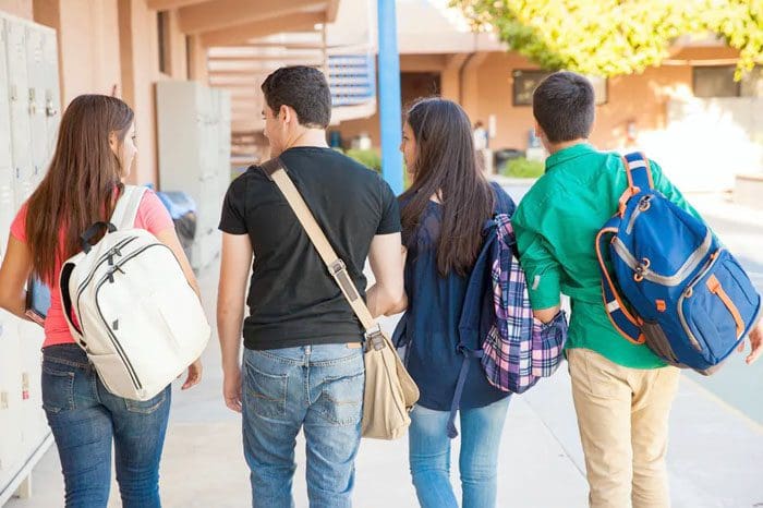 Unha columna vertebral dos adolescentes durante o desenvolvemento