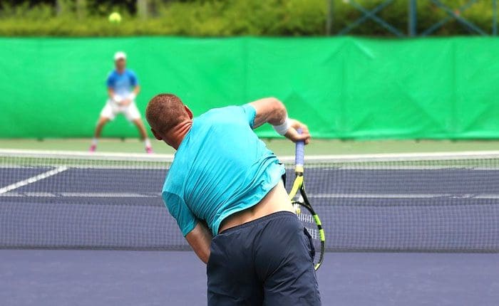 Jugar tenis con dolor de espalda - El Paso, TX. Clínica de espalda