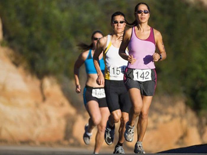 Allenamento di triathlon con mal di schiena