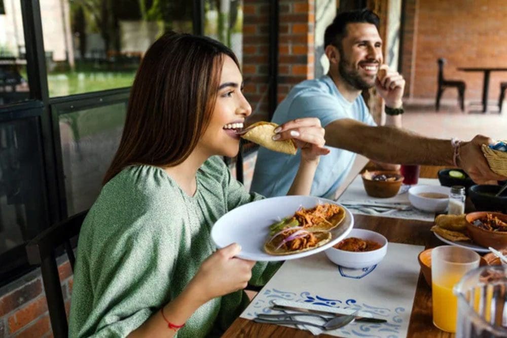 Molestias en la espalda después de comer: quiropráctica médica para lesiones